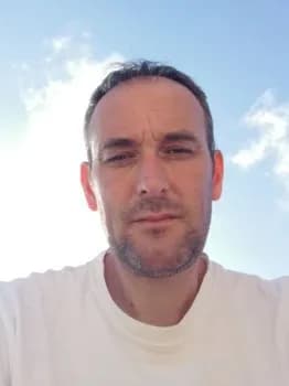 Profil de Berat, 32 ans, Rencontre Libertine à Fürigen (Nidwald)