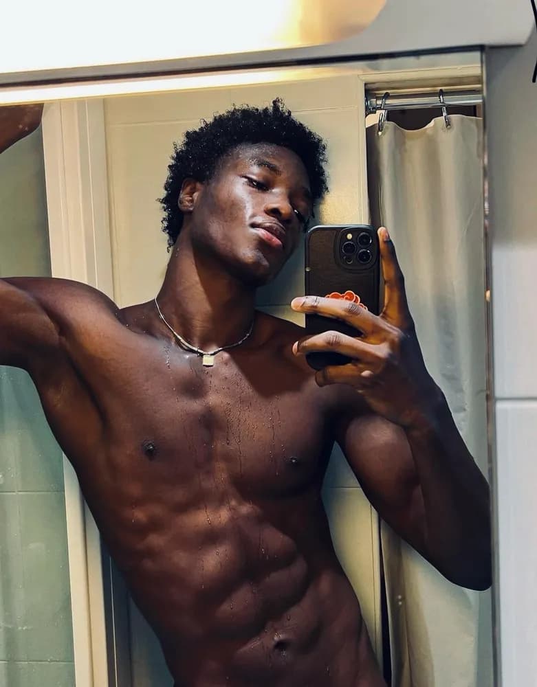 Profil de Ikram, 33 ans, Rencontre Libertine à Samedan (Grisons)