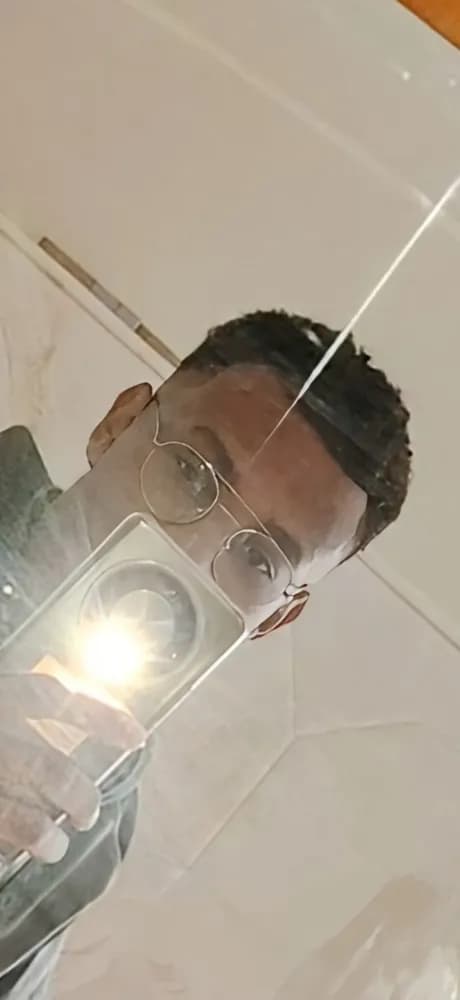 Profil de Yacine, 32 ans, Rencontre Libertine à Oberurnen (Glaris)