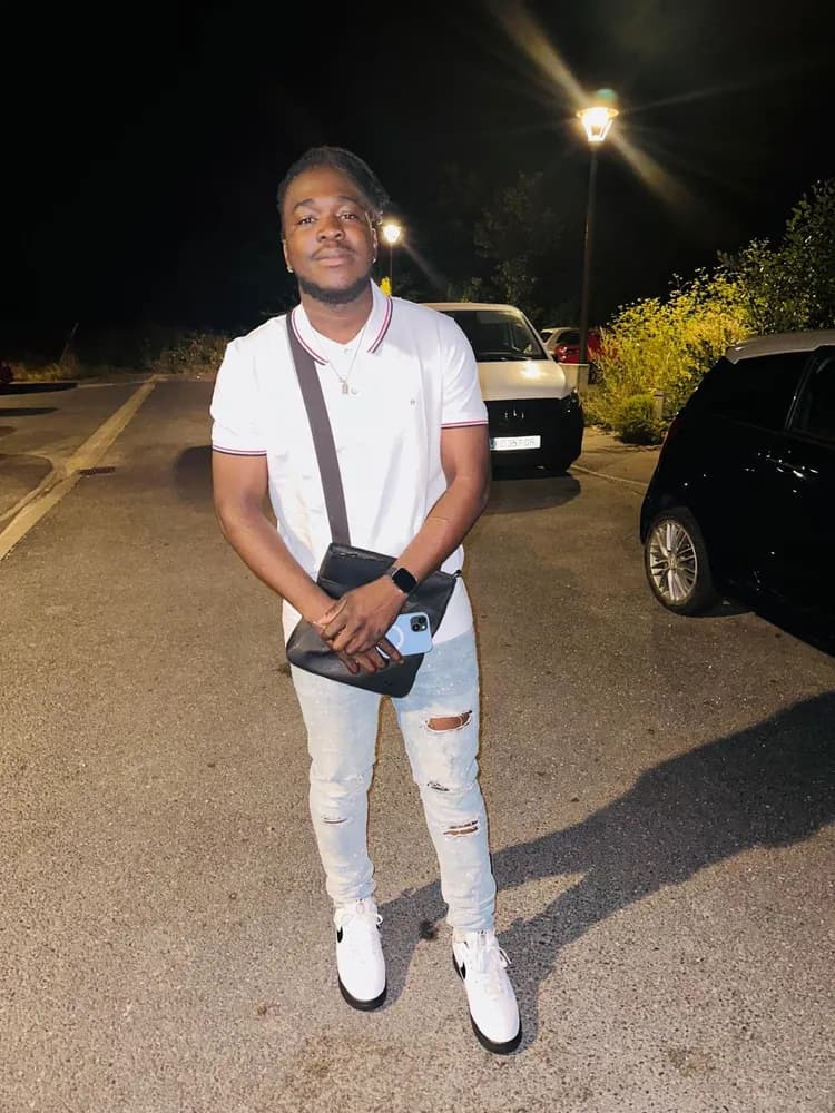 Profil de Yohan, 40 ans, Rencontre Libertine à Jakobsbad (Appenzell Rhodes-Intérieures)