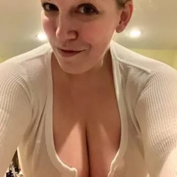 Profil de Kyara, 34 ans, Rencontre Libertine à Flüh (Soleure)