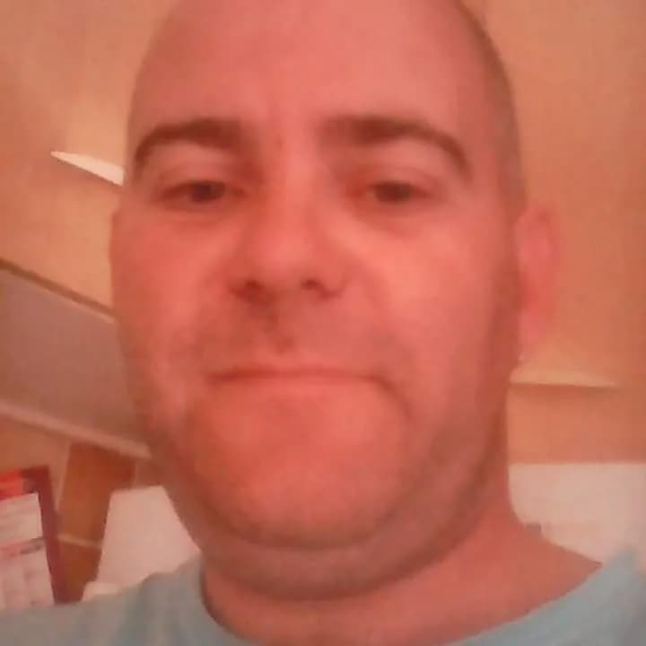 Profil de Iyad, 25 ans, Rencontre Libertine à Beckenried (Nidwald)