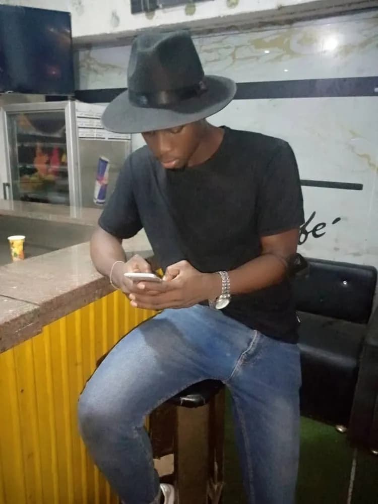 Profil de Louca, 42 ans, Rencontre Libertine à Reitnau (Argovie)