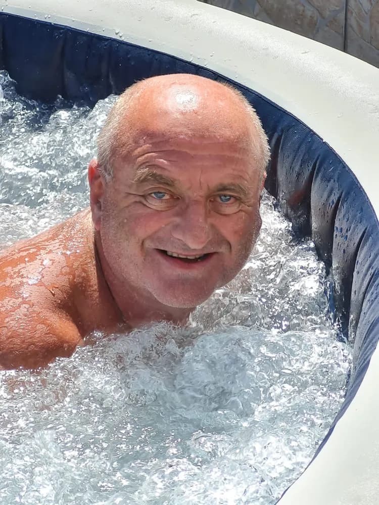 Profil de Enzo, 24 ans, Rencontre Libertine à Lömmenschwil (Saint-Gall)