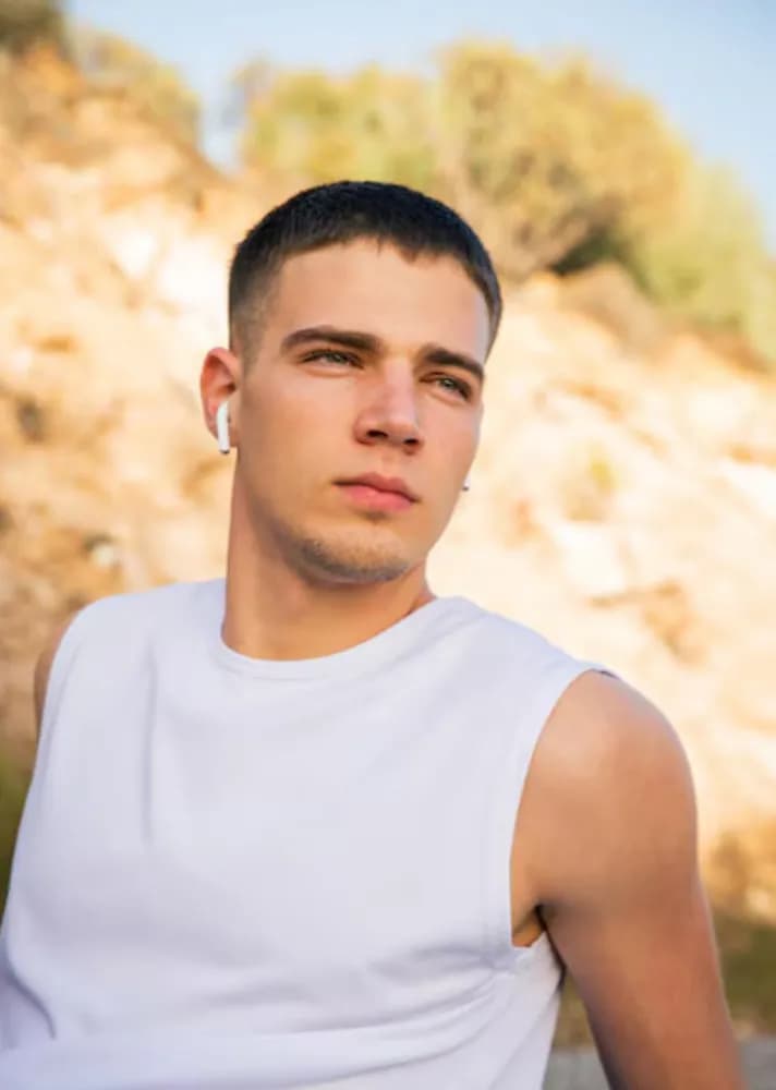 Profil de Noé, 25 ans, Rencontre Libertine à Alchenflüh (Berne)