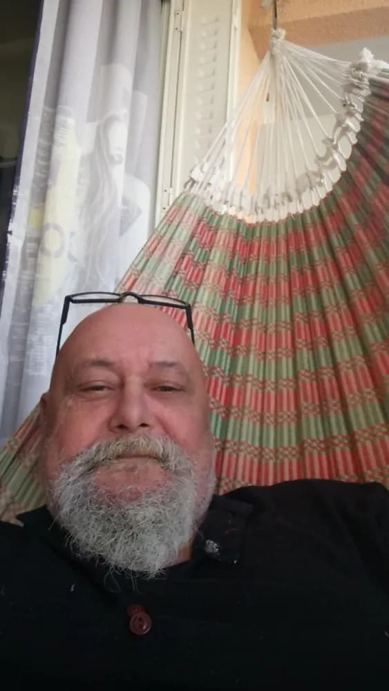 Profil de Eymen, 33 ans, Rencontre Libertine à Grimentz (Valais)