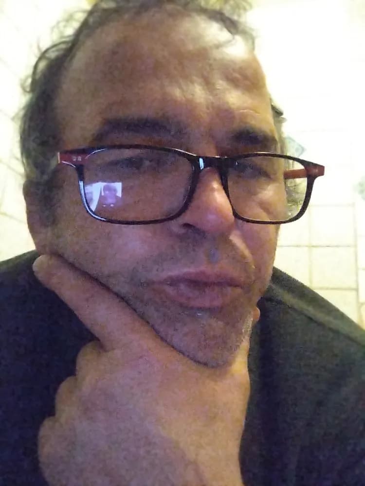 Profil de Zion, 33 ans, Rencontre Libertine à Montagny-la-Ville (Fribourg)