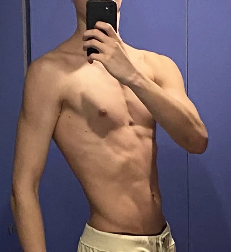 Profil de Théophile, 27 ans, Rencontre Libertine à Breil/Brigels (Grisons)