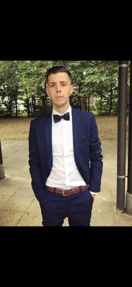 Profil de Emiliano, 33 ans, Rencontre Libertine à Bôle (Neuchâtel)