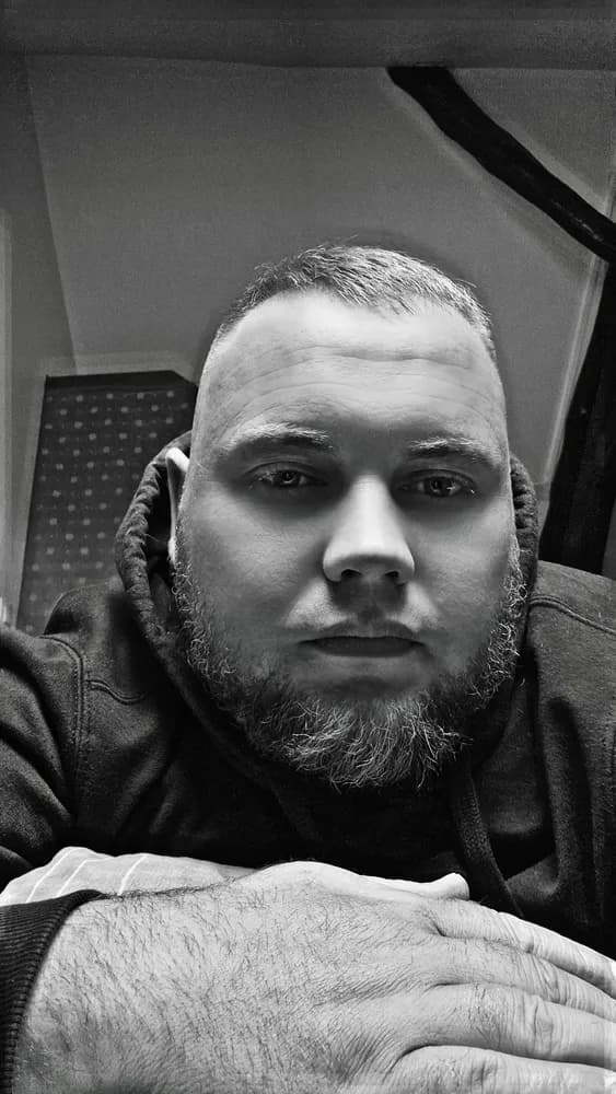 Profil de Corentin, 28 ans, Rencontre Libertine à St-Brais (Jura)