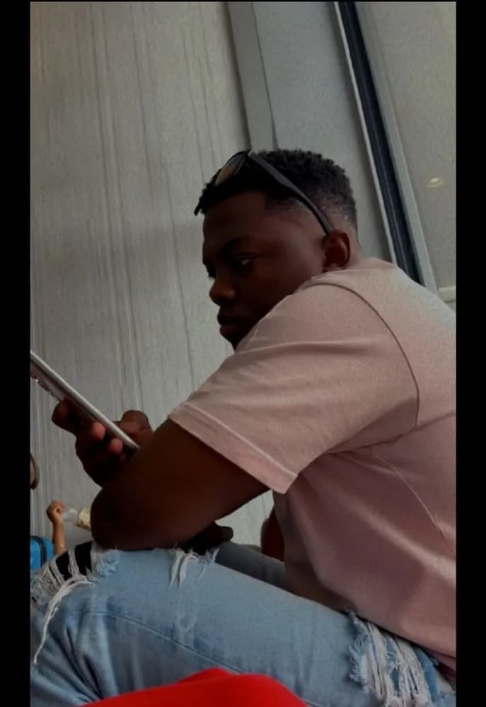 Profil de Souleyman, 31 ans, Rencontre Libertine à Pailly (Vaud)